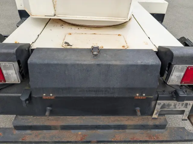 いすゞ エルフ PDG-NPR75N(2WD)の写真15