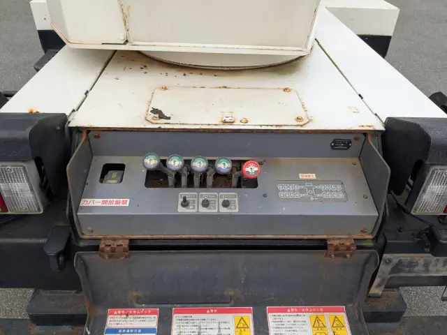 いすゞ エルフ PDG-NPR75N(2WD)の写真16