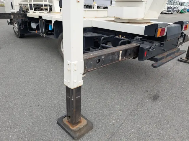 いすゞ エルフ PDG-NPR75N(2WD)の写真18