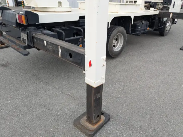 いすゞ エルフ PDG-NPR75N(2WD)の写真20