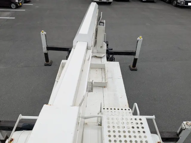 いすゞ エルフ PDG-NPR75N(2WD)の写真28