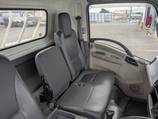 いすゞ エルフ PDG-NPR75N(2WD)の写真32