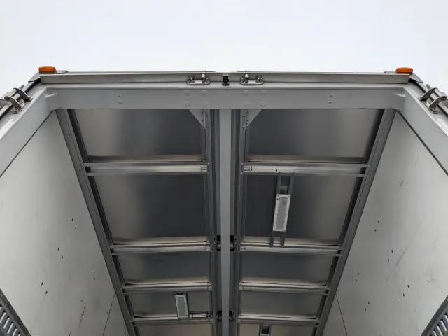 三菱 キャンター 2RG-FEB80(2WD)の写真14