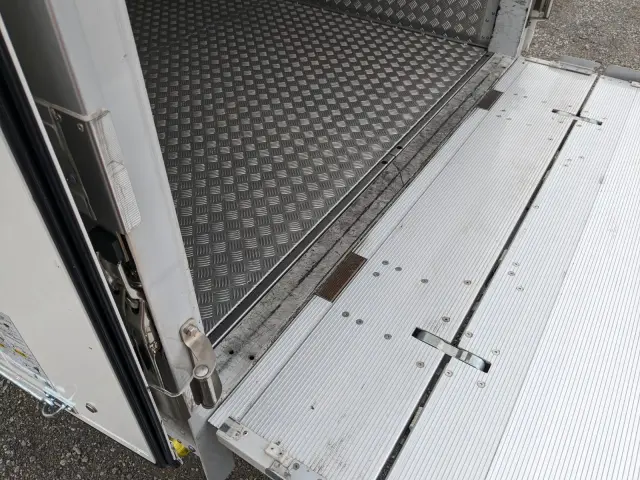 三菱 キャンター 2RG-FEB80(2WD)の写真13