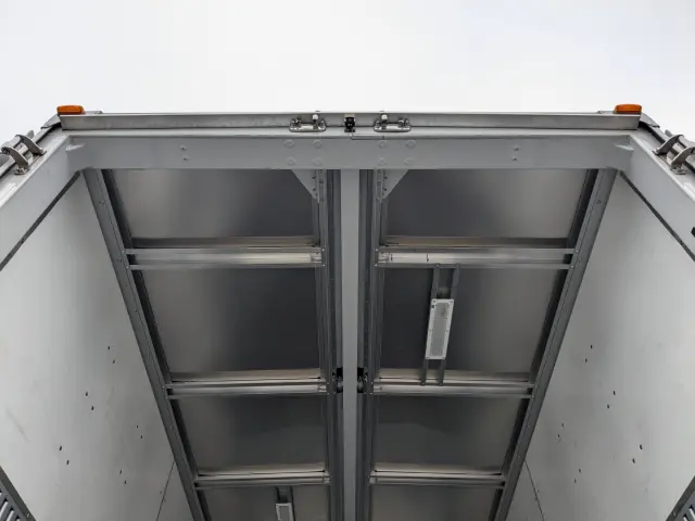 三菱 キャンター 2RG-FEB80(2WD)の写真15