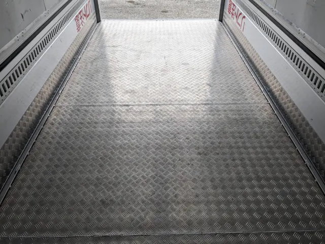 三菱 キャンター 2RG-FEB80(2WD)の写真21