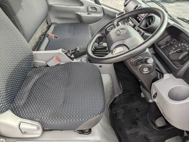 日野 デュトロ 2RG-XZU655M(2WD)の写真33