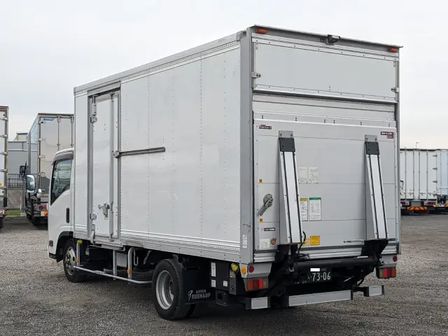 いすゞ エルフ TKG-NMR85AN(2WD)の写真4