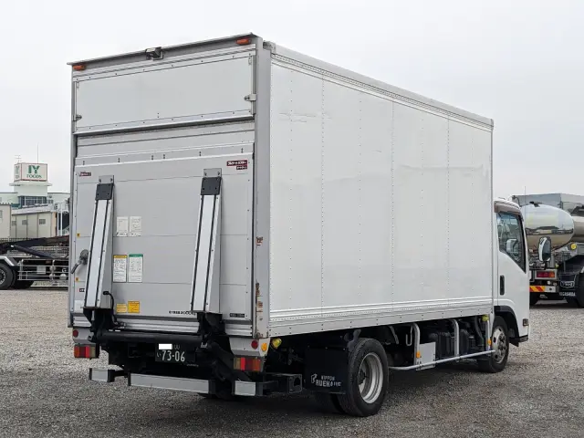 いすゞ エルフ TKG-NMR85AN(2WD)の写真5