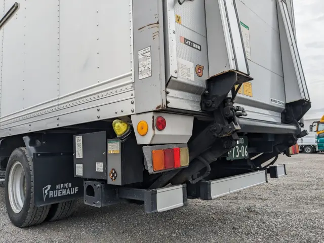 いすゞ エルフ TKG-NMR85AN(2WD)の写真8