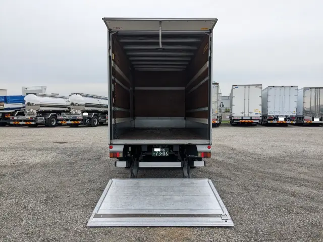 いすゞ エルフ TKG-NMR85AN(2WD)の写真11