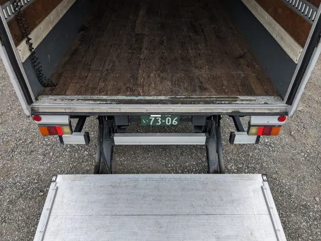 いすゞ エルフ TKG-NMR85AN(2WD)の写真14