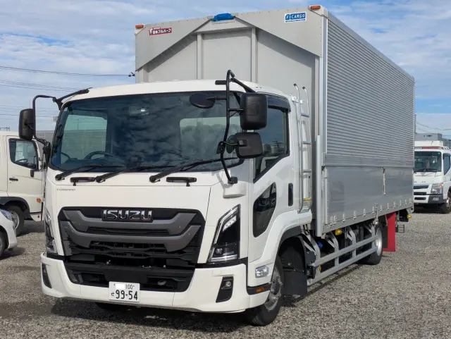 いすゞ フォワード 2RG-FRR90T4(2WD)の写真1