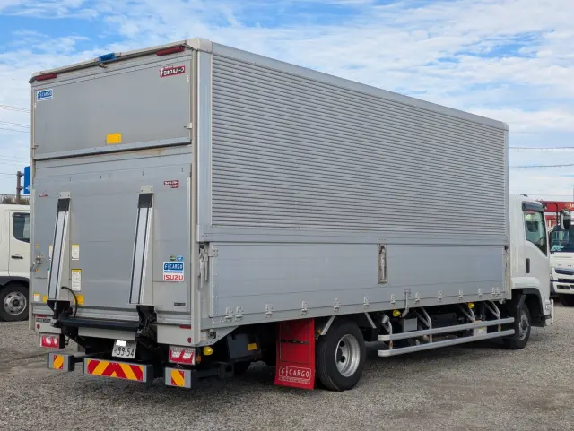 いすゞ フォワード 2RG-FRR90T4(2WD)の写真8