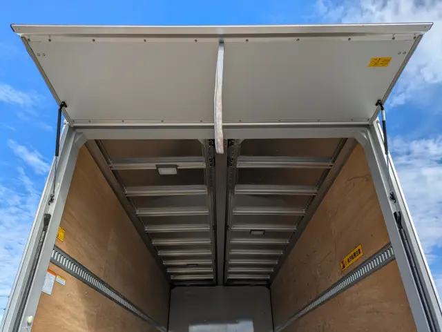 いすゞ フォワード 2RG-FRR90T4(2WD)の写真12