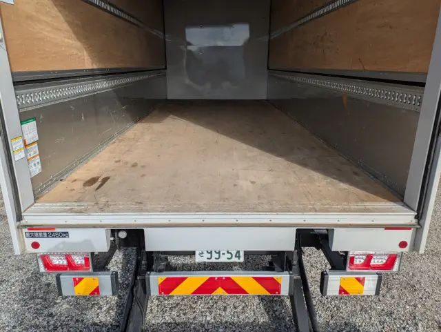 いすゞ フォワード 2RG-FRR90T4(2WD)の写真13