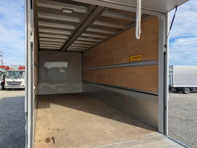 いすゞ フォワード 2RG-FRR90T4(2WD)の写真19