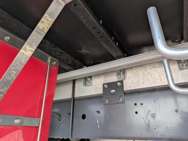 いすゞ フォワード 2RG-FRR90T4(2WD)の写真22