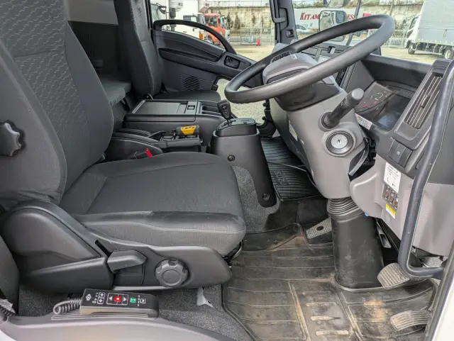 いすゞ フォワード 2RG-FRR90T4(2WD)の写真35