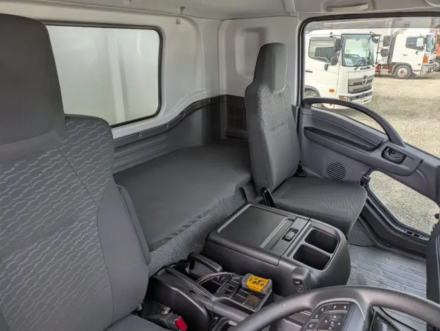 いすゞ フォワード 2RG-FRR90T4(2WD)の写真37