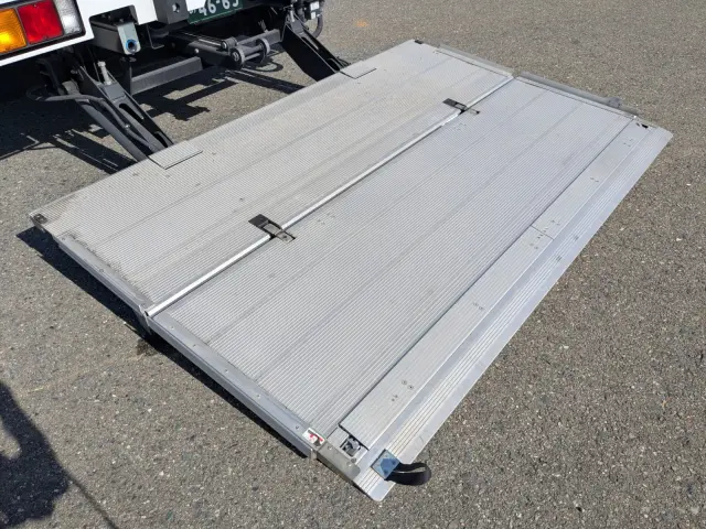 三菱 ファイター 2KG-FK65F(2WD)の写真10