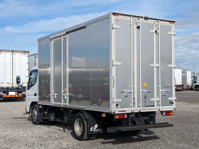 三菱 キャンター 2PG-FEAV0(2WD)の写真4