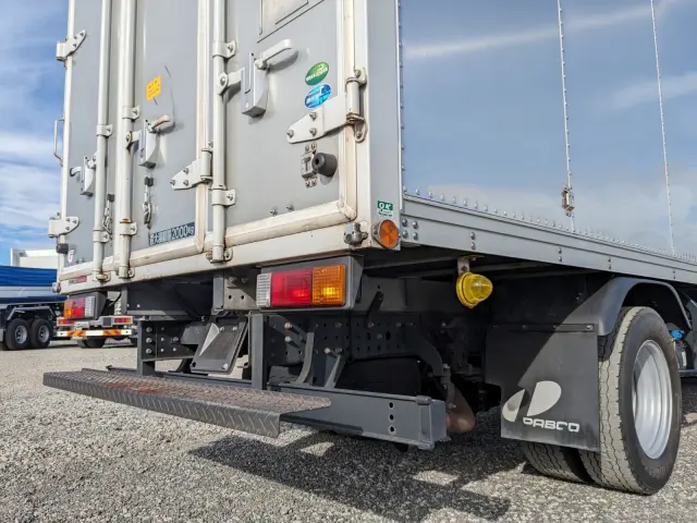 三菱 キャンター 2PG-FEAV0(2WD)の写真7