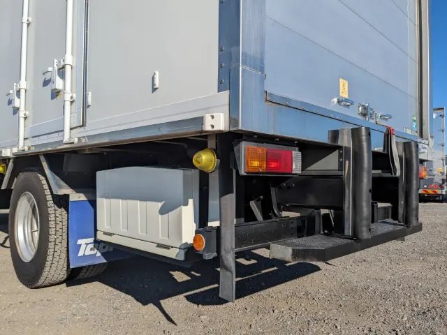 三菱 キャンター 2PG-FEB80(2WD)の写真8