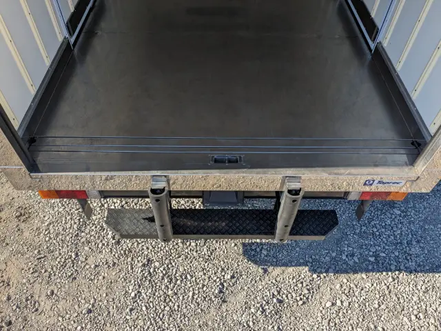 三菱 キャンター 2PG-FEB80(2WD)の写真10