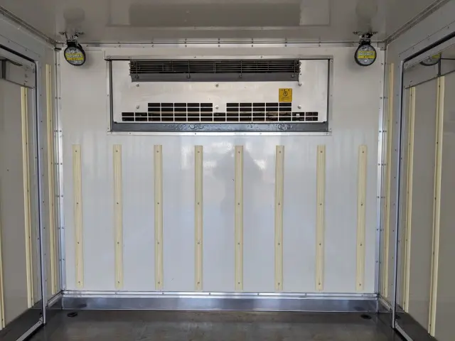 三菱 キャンター 2PG-FEB80(2WD)の写真16