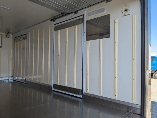 三菱 キャンター 2PG-FEB80(2WD)の写真19