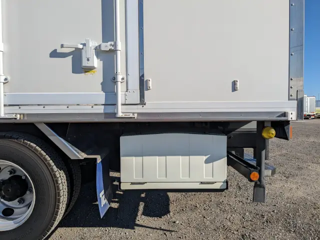 三菱 キャンター 2PG-FEB80(2WD)の写真21