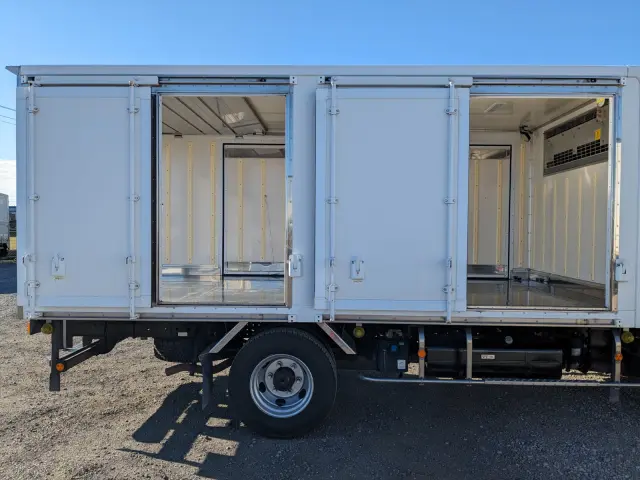 三菱 キャンター 2PG-FEB80(2WD)の写真31