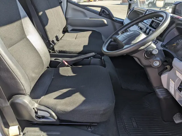 三菱 キャンター 2PG-FEB80(2WD)の写真32