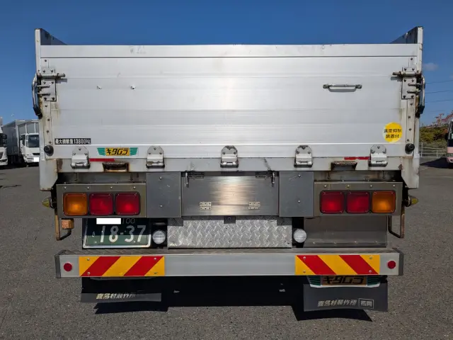 いすゞ ギガ QKG-CYL77B(6x2)の写真8