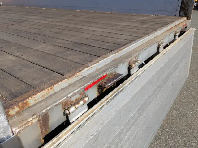 いすゞ ギガ QKG-CYL77B(6x2)の写真10