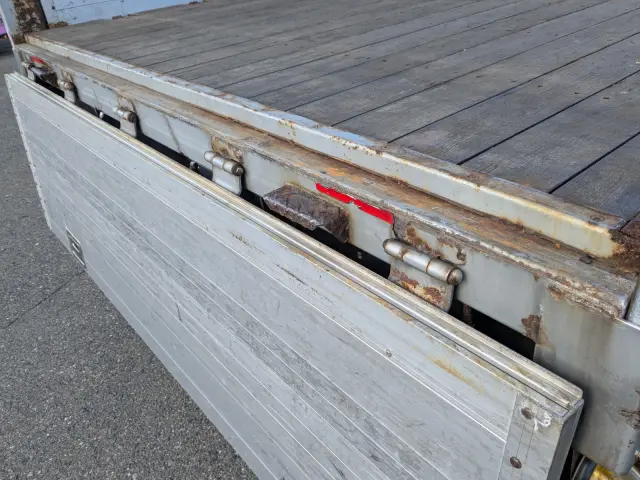 いすゞ ギガ QKG-CYL77B(6x2)の写真11