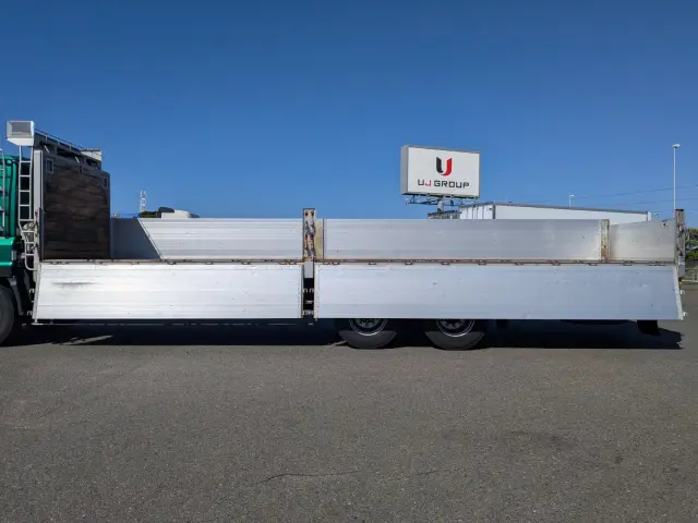 いすゞ ギガ QKG-CYL77B(6x2)の写真19