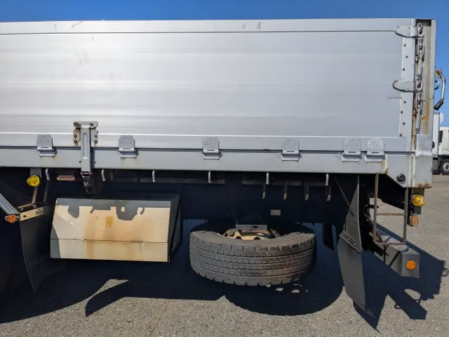 いすゞ ギガ QKG-CYL77B(6x2)の写真22