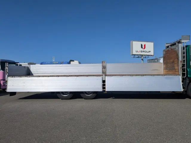 いすゞ ギガ QKG-CYL77B(6x2)の写真28