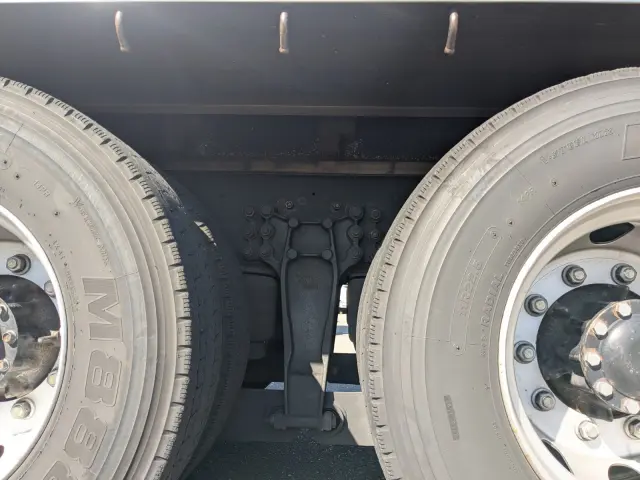 いすゞ ギガ QKG-CYL77B(6x2)の写真32