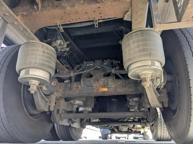 いすゞ ギガ QKG-CYL77B(6x2)の写真33