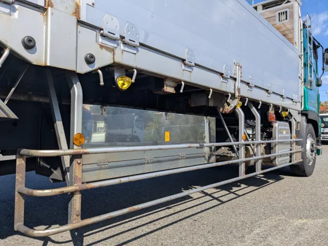 いすゞ ギガ QKG-CYL77B(6x2)の写真34