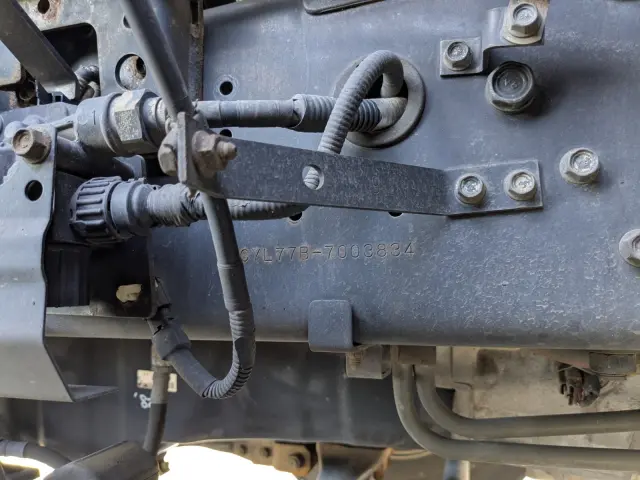 いすゞ ギガ QKG-CYL77B(6x2)の写真42