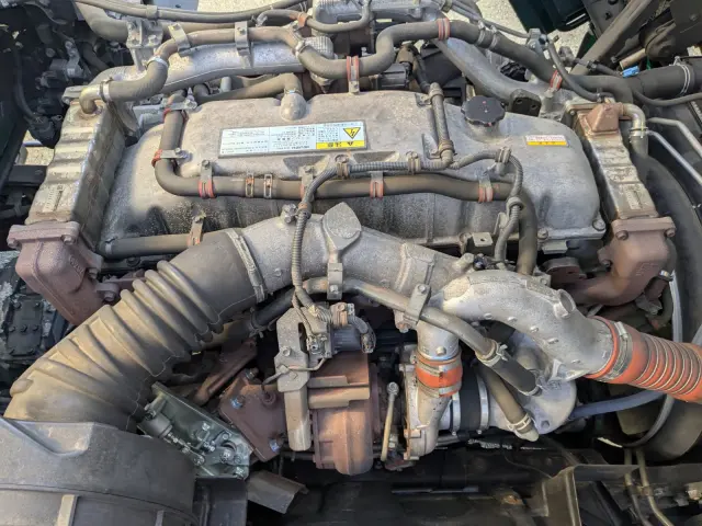 いすゞ ギガ QKG-CYL77B(6x2)の写真43