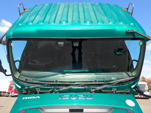 いすゞ ギガ QKG-CYL77B(6x2)の写真47