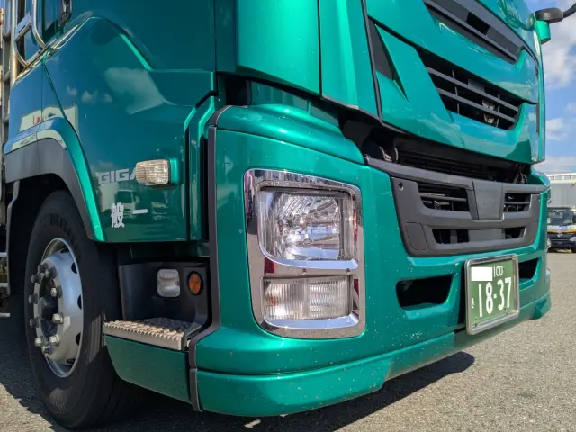 いすゞ ギガ QKG-CYL77B(6x2)の写真48