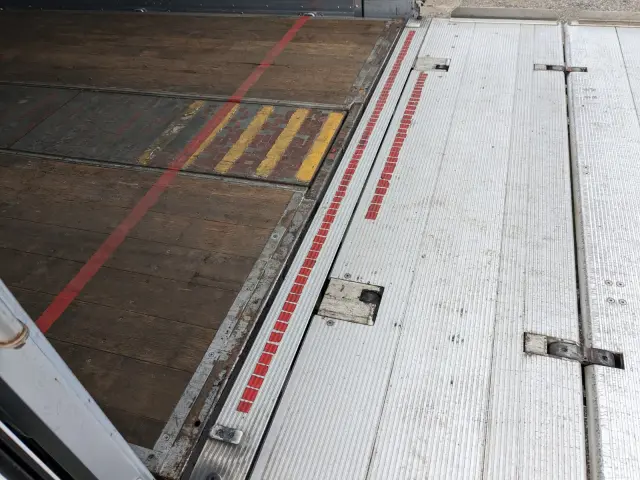 三菱 スーパーグレート QPG-FS64VZ(8x4)の写真12