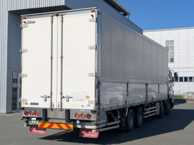 いすゞ ギガ LKG-CYJ77A(8x4)の写真5