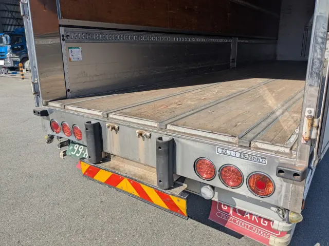 いすゞ ギガ LKG-CYJ77A(8x4)の写真10